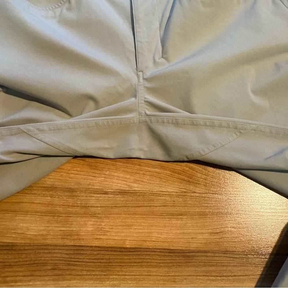 Lululemon ABC Pants Men's Size 32 Beige Khaki Tan Athleisure Stretch Comfort - Picture 3 of 8